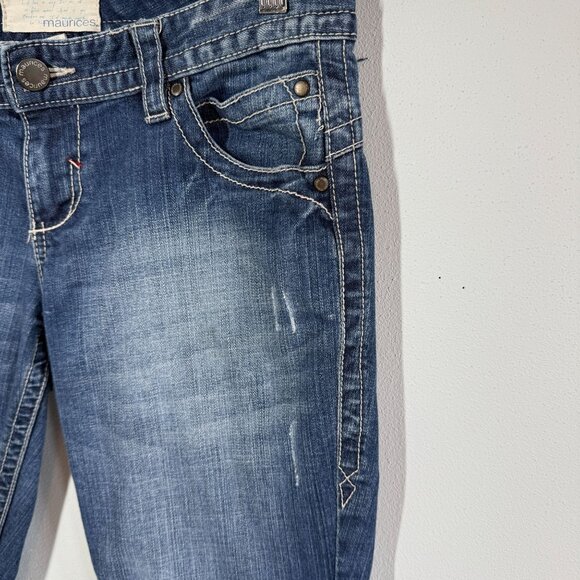Maurices Women Carpi Jeans Size 9/10 Low Rise Stretch Fleur-de-lis Pocket Detail - Picture 8 of 10